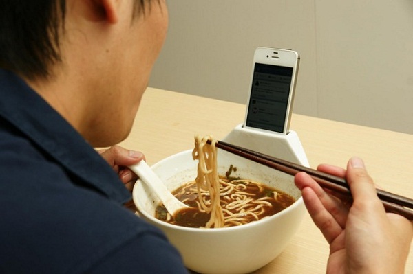 Never eat alone again with the anti-lonely plate 1 never dine alone bowl