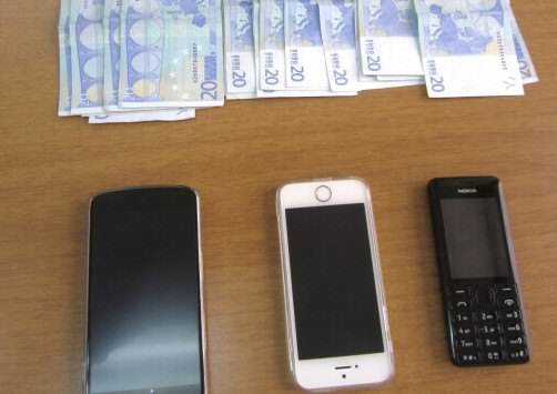 Μεγάλη κομπίνα με συνδέσεις κινητής τηλεφωνίας – Σπείρα διακινούσε κινητά με πλαστά στοιχεία 1 kinita