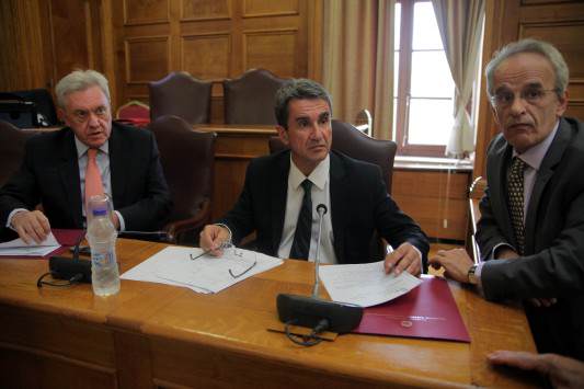 The Parliament was frozen by the revelations of A. Loverdos: Professors and teachers in a child pornography ring 1 loberdos