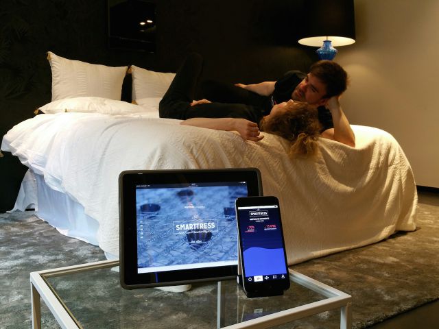 "Smart" mattress reveals your partner's infidelities! 1 layer