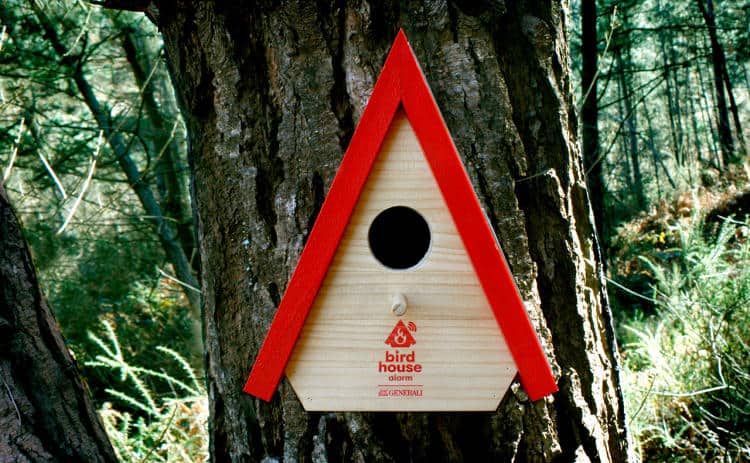 3G Arduino Bird House notifies authorities in case of fire 1 3059394-slide-2-these-Bird House-will-send-out-a-signal-if-theres-a-forest-f-min