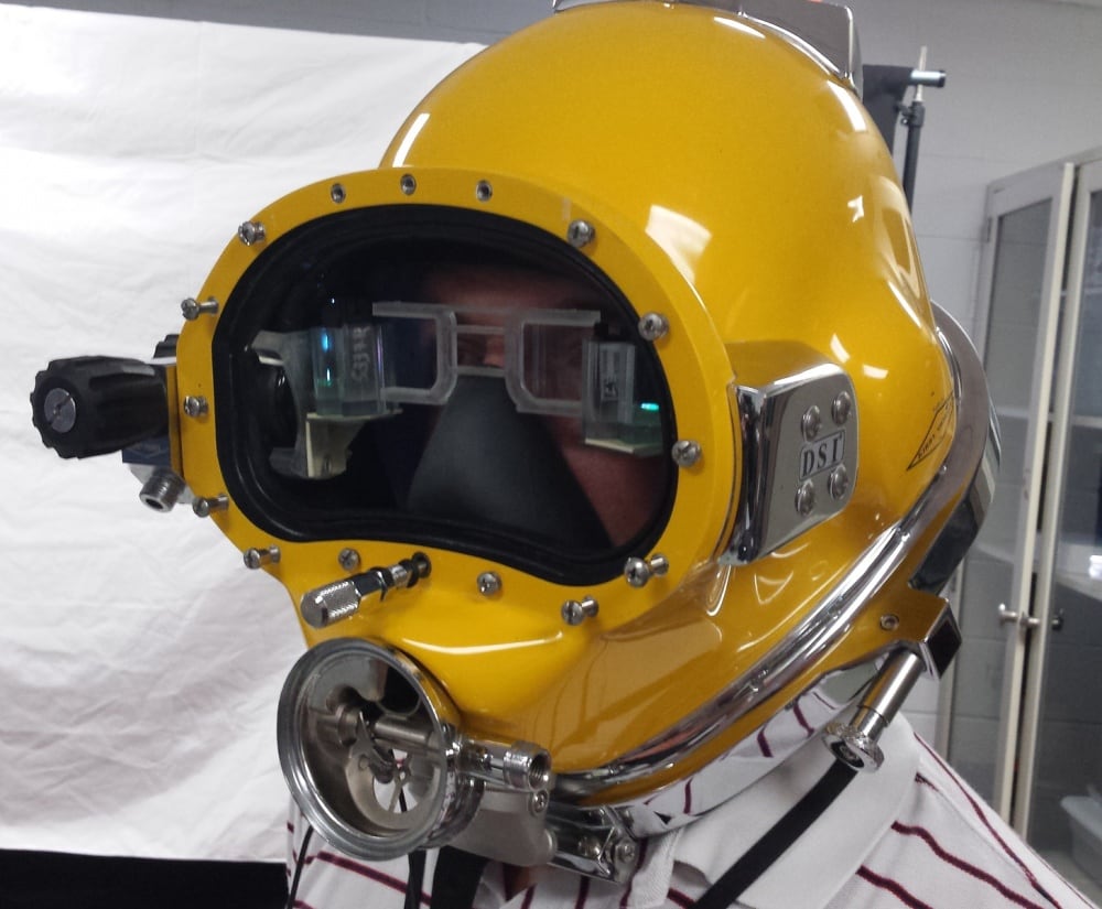 The US Navy has built an "Iron Man" style diving helmet 1 navy-davd-minions-003-min-helmet