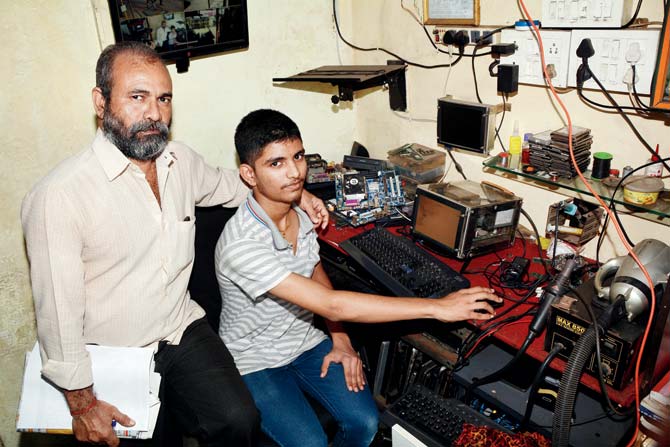 16-year-old can build a computer from trash 1 14jaynt-dad-computer