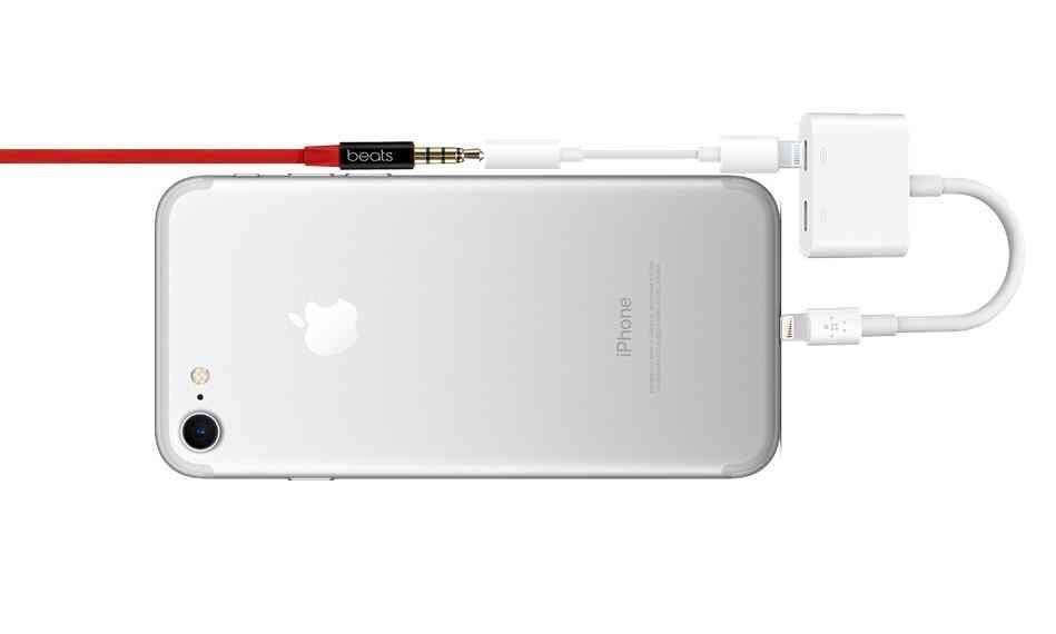 Προσαρμογέας $ 40 φορτίζει το iPhone 7 και επιτρέπει να ακούτε μουσική 1 apple-beats-dongle-adapter-0-Προσαρμογέας