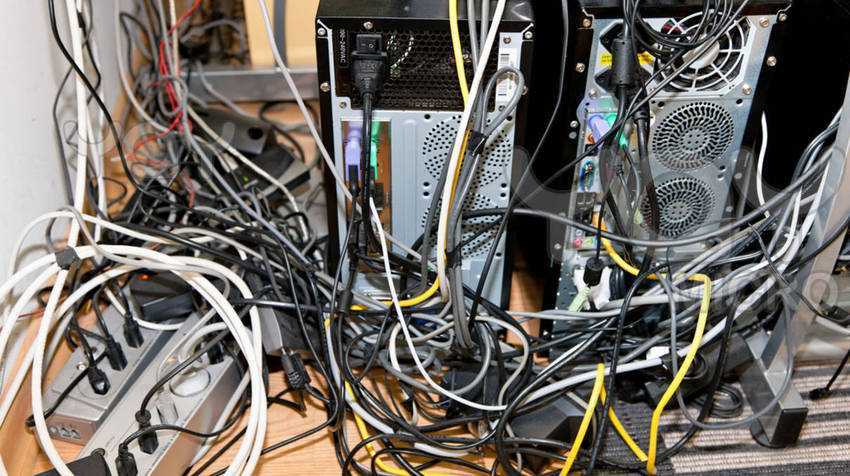 Είναι λάθος να έχετε τον desktop υπολογιστή σας στο πάτωμα; 4 Είναι λάθος να έχετε τον desktop υπολογιστή σας στο πάτωμα;